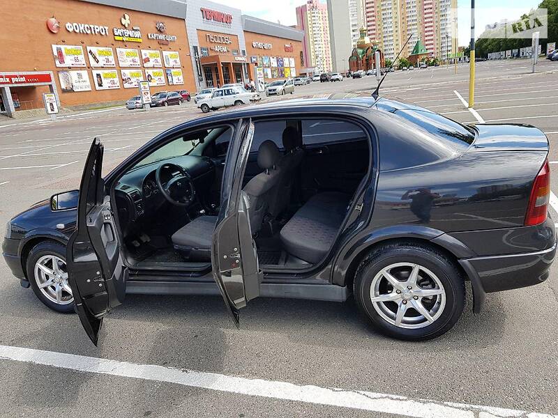 Седан Opel Astra 2001 в Броварах