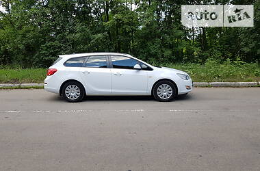 Універсал Opel Astra 2011 в 