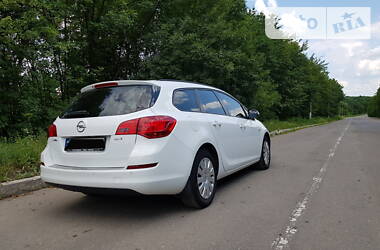 Універсал Opel Astra 2011 в 