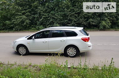 Універсал Opel Astra 2011 в 