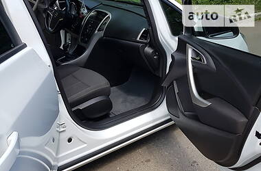 Універсал Opel Astra 2011 в 