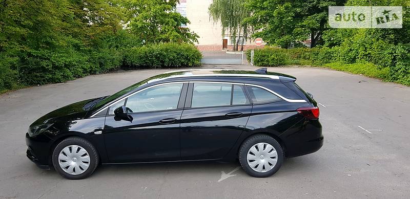 Універсал Opel Astra 2017 в Луцьку
