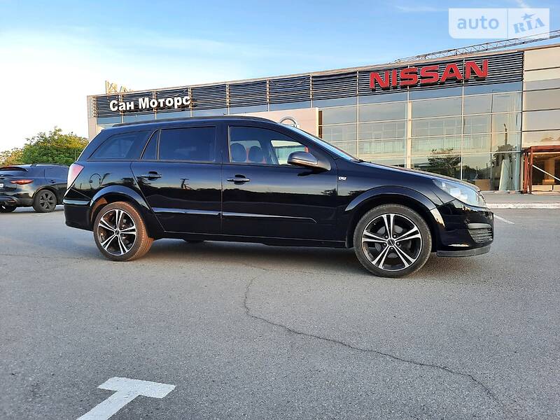 Універсал Opel Astra 2006 в Полтаві