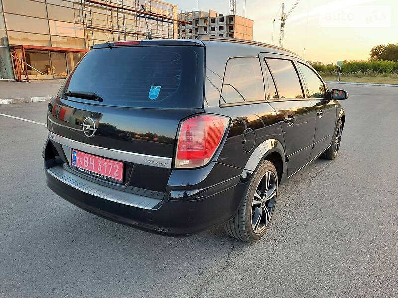 Універсал Opel Astra 2006 в Полтаві