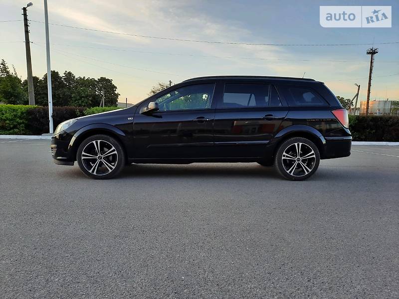 Універсал Opel Astra 2006 в Полтаві