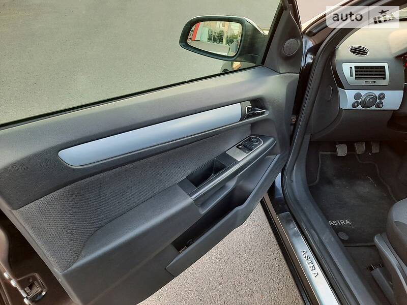 Універсал Opel Astra 2006 в Полтаві
