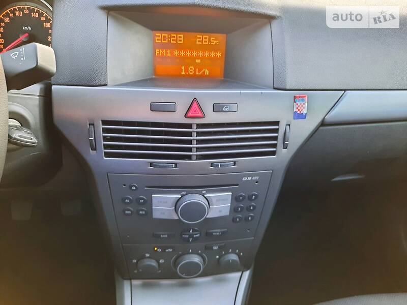 Універсал Opel Astra 2006 в Полтаві