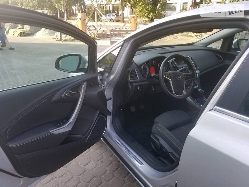 Хэтчбек Opel Astra 2011 в Львове
