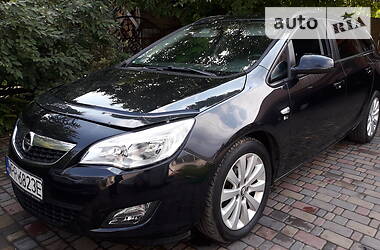 Универсал Opel Astra 2012 в 
