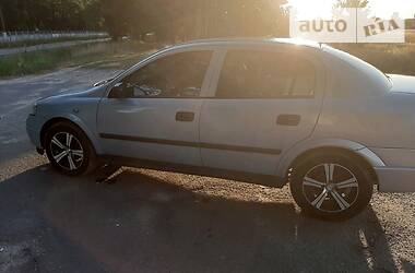 Седан Opel Astra 2005 в Киеве