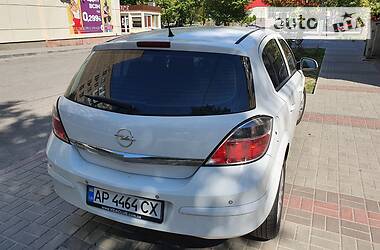Хэтчбек Opel Astra 2012 в Мелитополе
