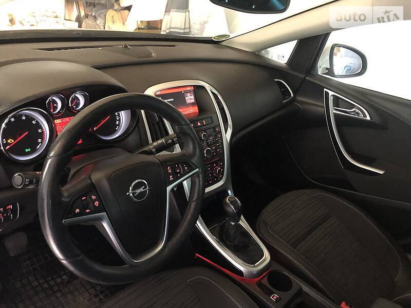 Універсал Opel Astra 2014 в Костянтинівці