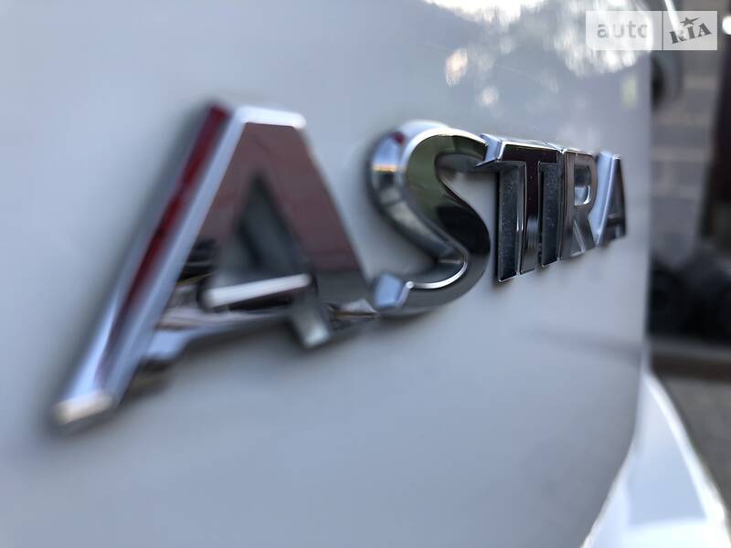 Універсал Opel Astra 2014 в Костянтинівці