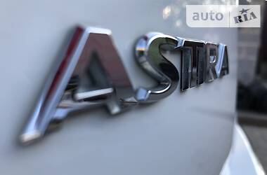 Універсал Opel Astra 2014 в 