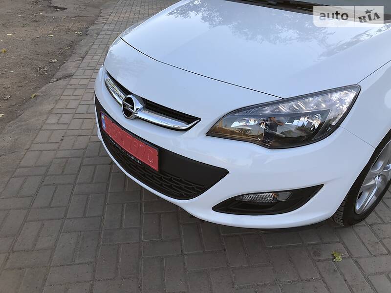Універсал Opel Astra 2014 в Костянтинівці