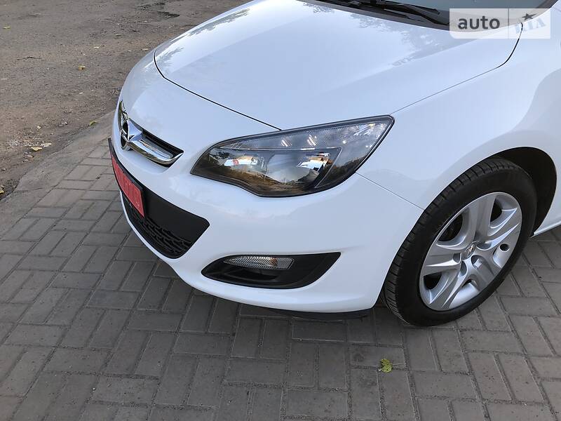 Універсал Opel Astra 2014 в Костянтинівці
