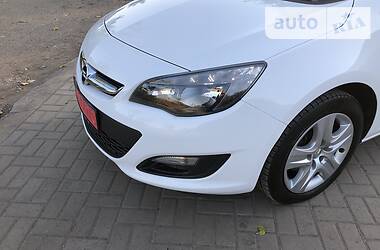 Універсал Opel Astra 2014 в 