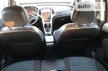 Універсал Opel Astra 2014 в 