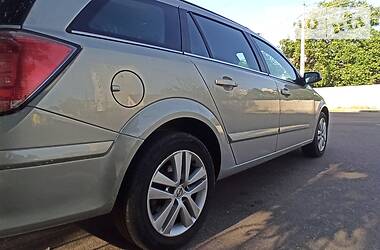 Универсал Opel Astra 2005 в Житомире