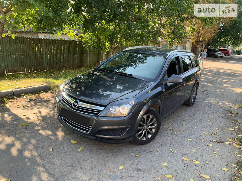 Универсал Opel Astra 2010 в Одессе