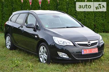 Универсал Opel Astra 2012 в Черновцах