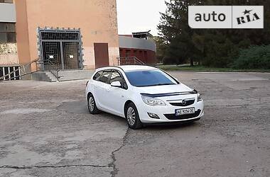 Универсал Opel Astra 2012 в Кривом Роге