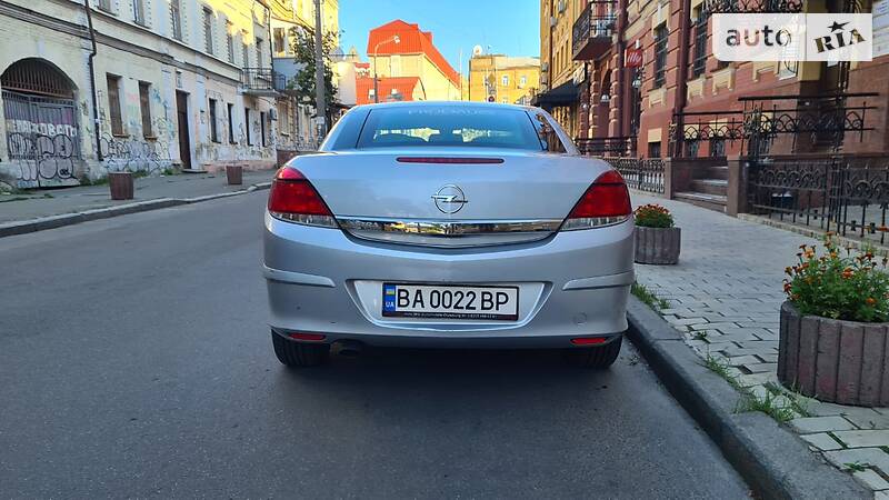 Кабриолет Opel Astra 2008 в Киеве