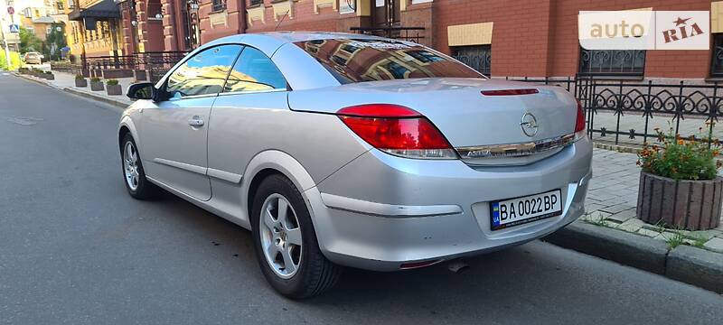 Кабриолет Opel Astra 2008 в Киеве