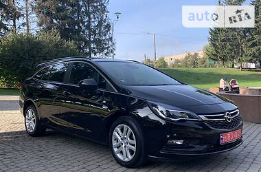 Універсал Opel Astra 2019 в Рівному