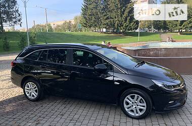 Універсал Opel Astra 2019 в Рівному