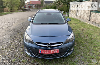 Универсал Opel Astra 2012 в Ровно