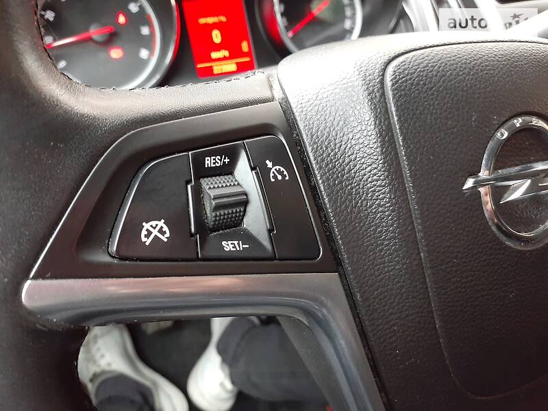 Універсал Opel Astra 2011 в Хмельницькому