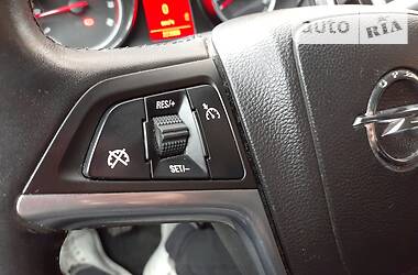 Универсал Opel Astra 2011 в 