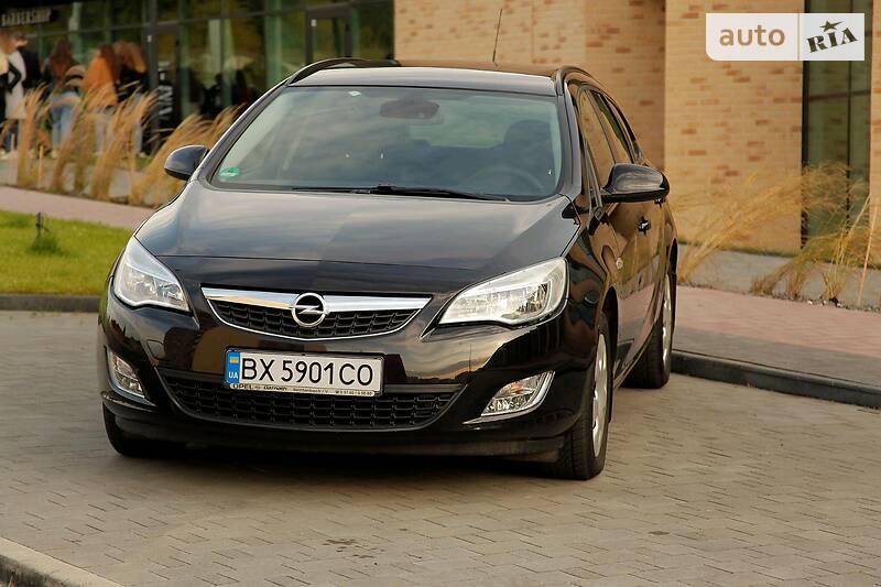Універсал Opel Astra 2011 в Хмельницькому