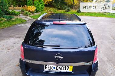 Универсал Opel Astra 2009 в Луцке