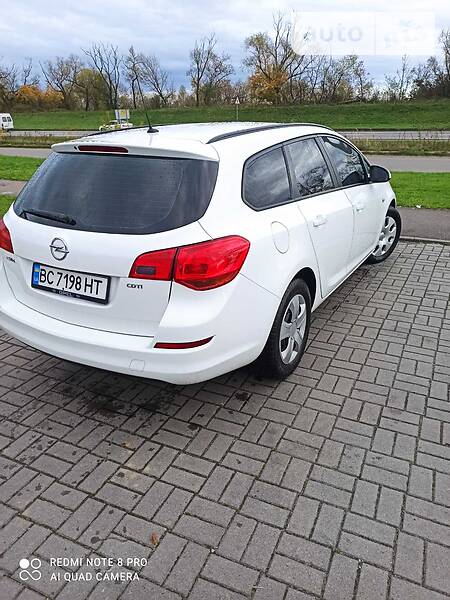 Універсал Opel Astra 2012 в Стрию
