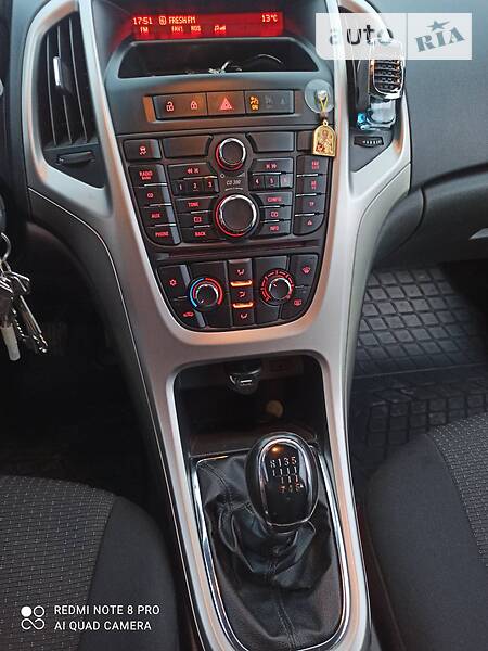 Універсал Opel Astra 2012 в Стрию