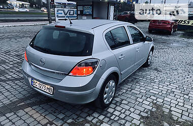 Хэтчбек Opel Astra 2007 в Львове