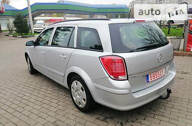 Универсал Opel Astra 2006 в Ровно