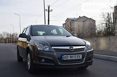 Хэтчбек Opel Astra 2012 в Виннице