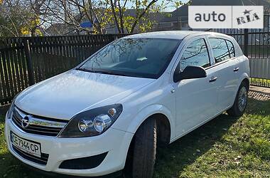 Хэтчбек Opel Astra 2009 в Кельменцах