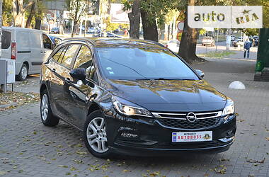 Универсал Opel Astra 2016 в Николаеве