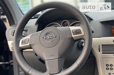 Универсал Opel Astra 2009 в Луцке