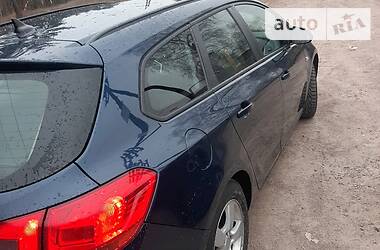 Универсал Opel Astra 2011 в Коростене