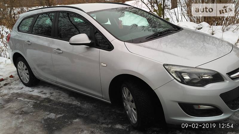 Универсал Opel Astra 2014 в Сумах