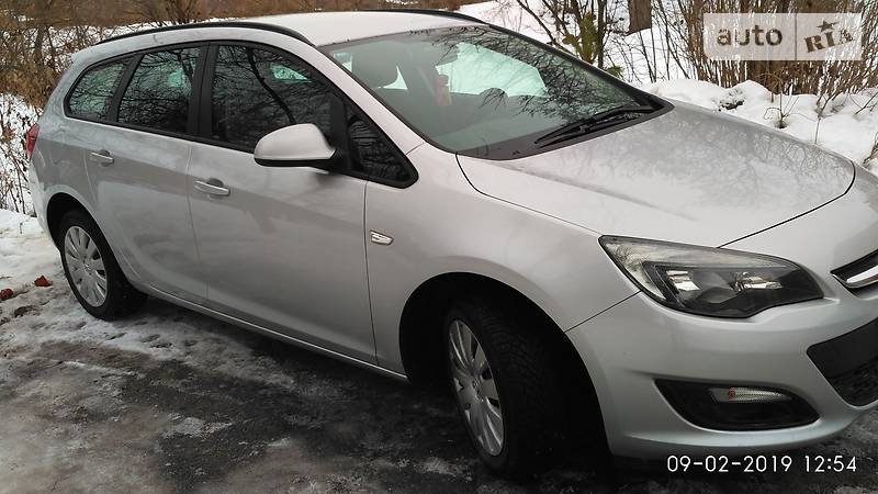 Універсал Opel Astra 2014 в Сумах