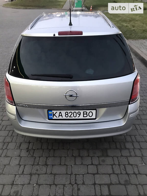 Универсал Opel Astra 2004 в Киеве