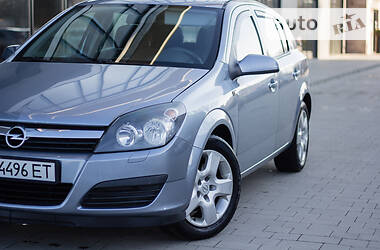 Хэтчбек Opel Astra 2006 в Ужгороде