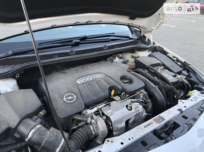Універсал Opel Astra 2015 в Дрогобичі