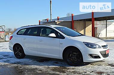 Универсал Opel Astra 2013 в Нововолынске